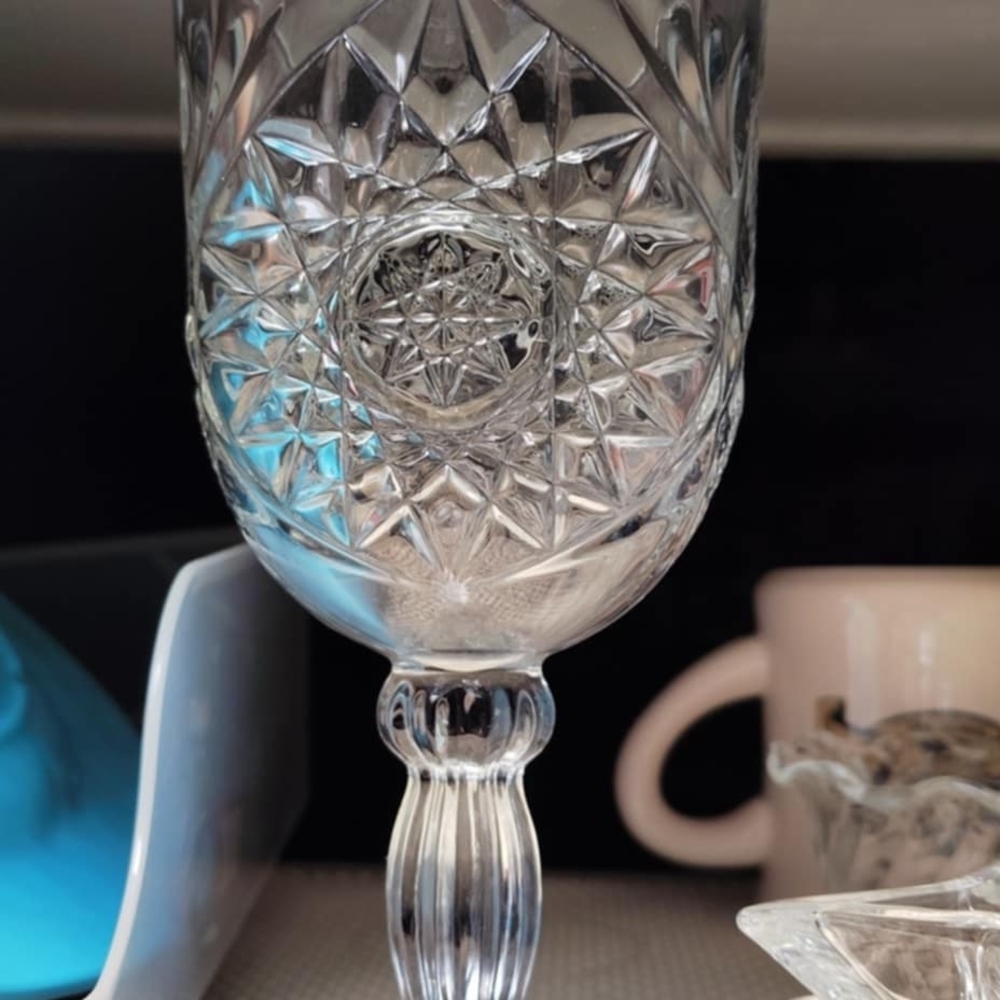 Elegant Clear Crystal Wine Glass - Picture 1 of 1